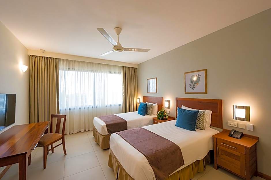 Sea Cliff Court Hotel & Luxury Apartments