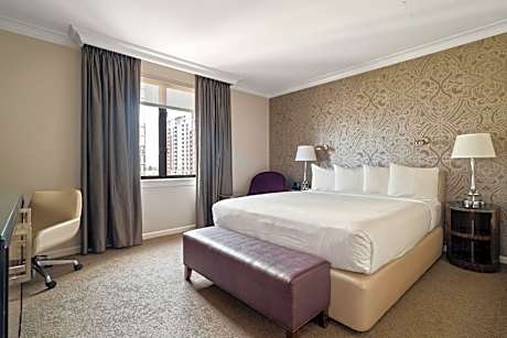 Corner King Room