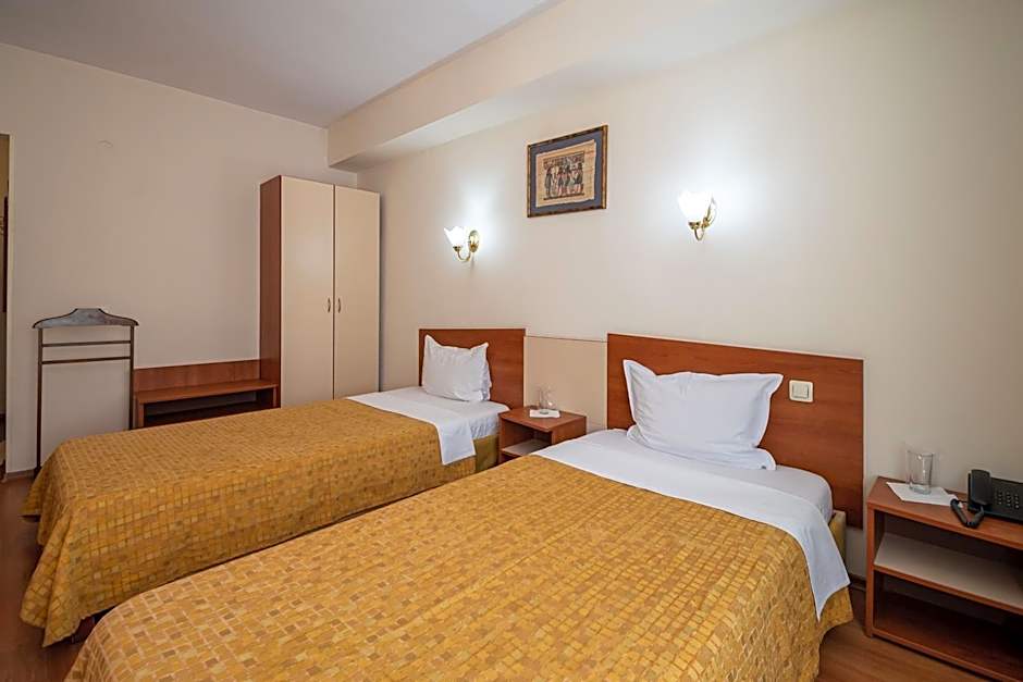 Primavera 2 Hotel
