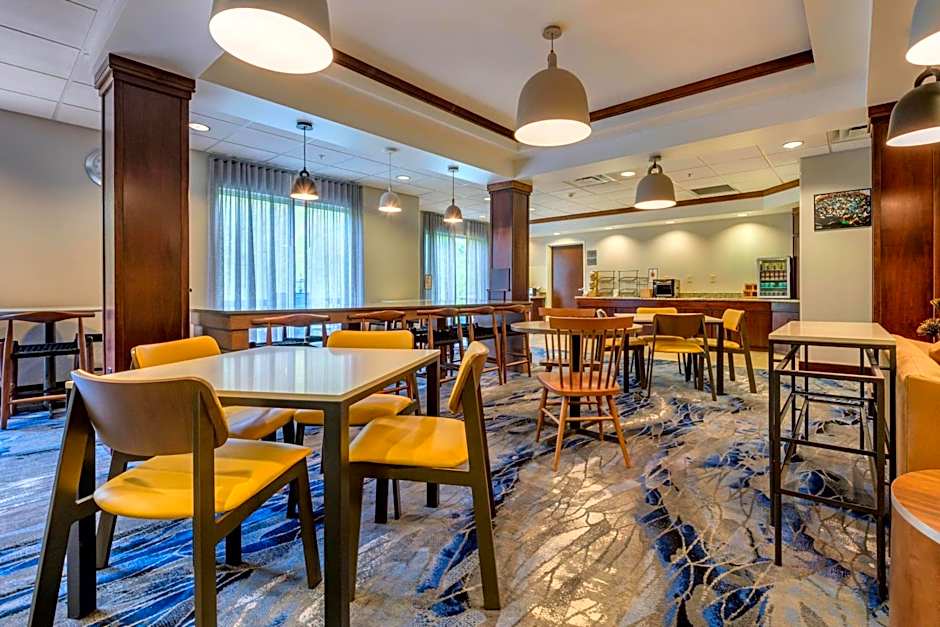 Fairfield Inn & Suites by Marriott Slippery Rock