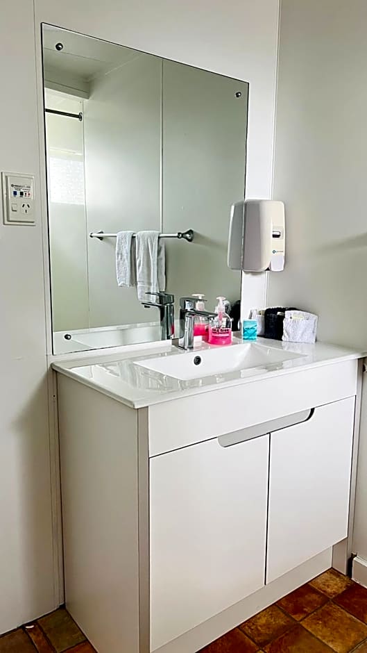 18th Avenue Thermal Motel