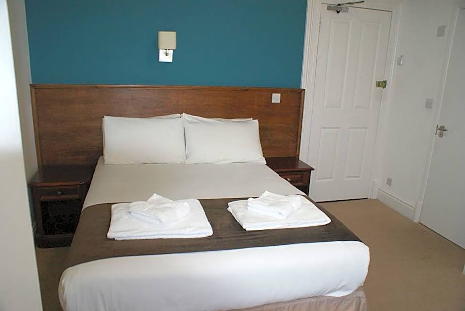 Photo 1 of 2 of Double Room