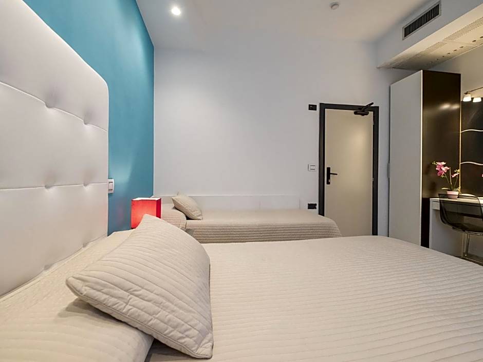 Photo 1 of 6 of Triple Room
