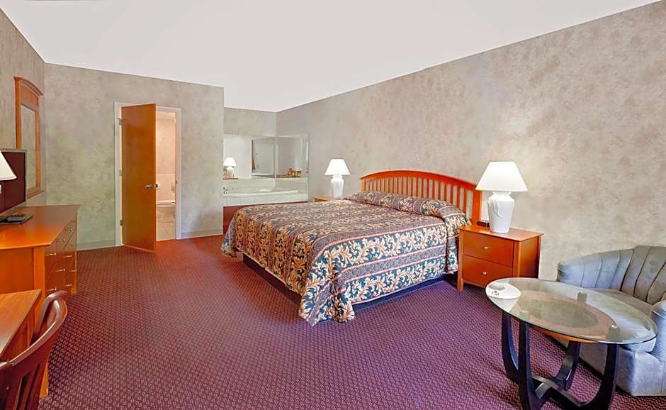 Super 8 by Wyndham Traverse City