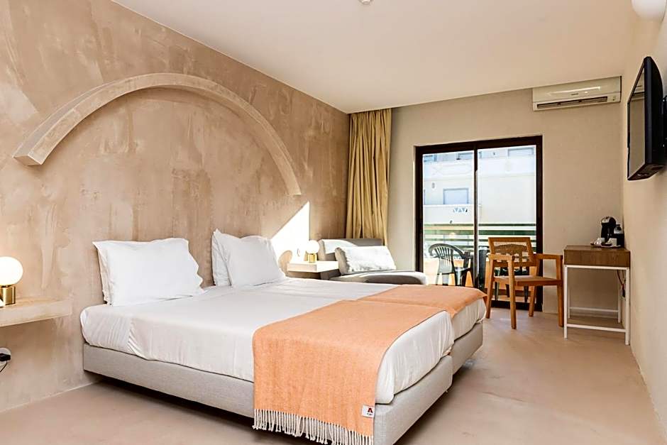 Photo 1 of 15 of 1 Double Bed or 2 Beds