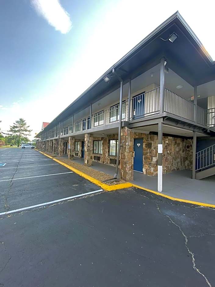 Motel 6 Manchester, TN