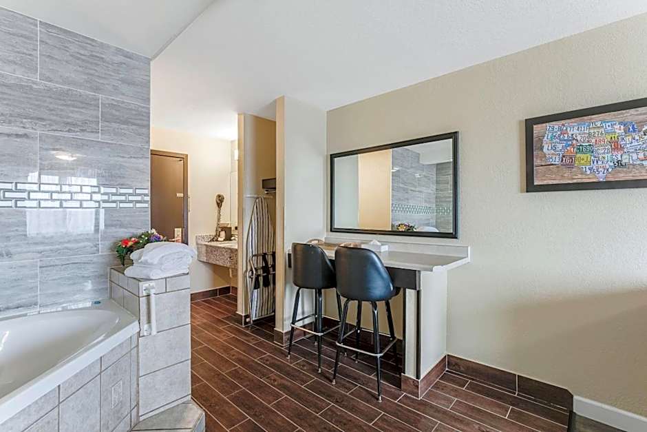 Econo Lodge Madison East
