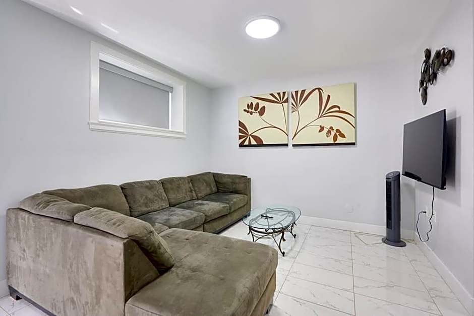 Basement Suite In Vancouver