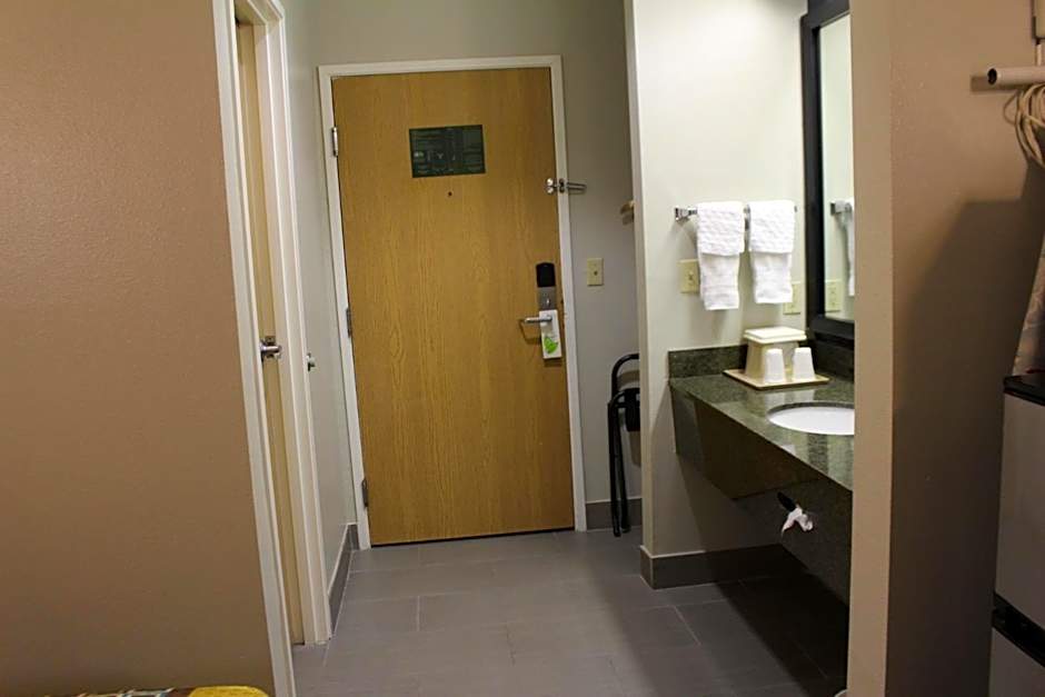 Home Gate Inn & Suites
