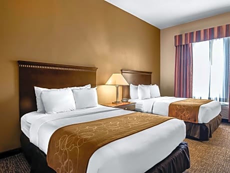 1-Bedroom Suite with 2 Double Beds