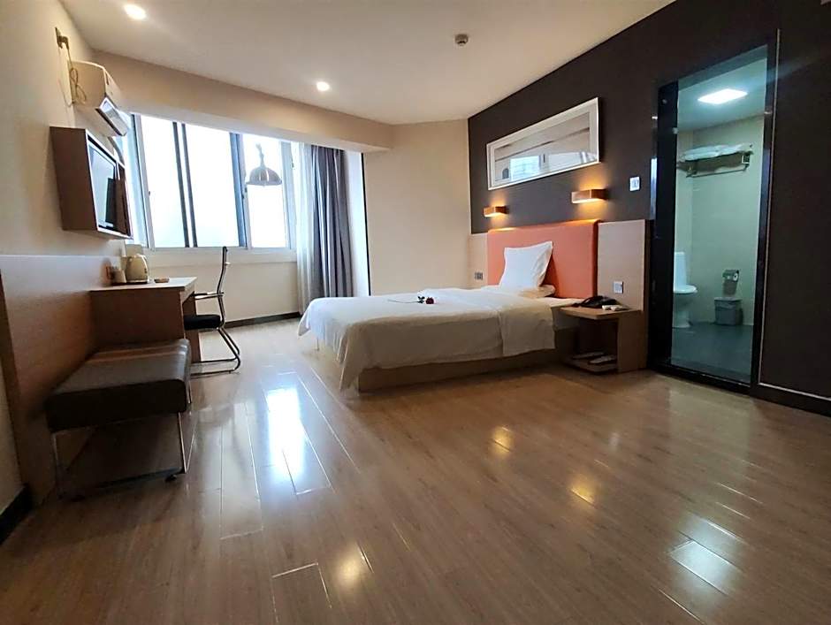 7 Days Premium Changsha Wuyi Plaza Metro Station