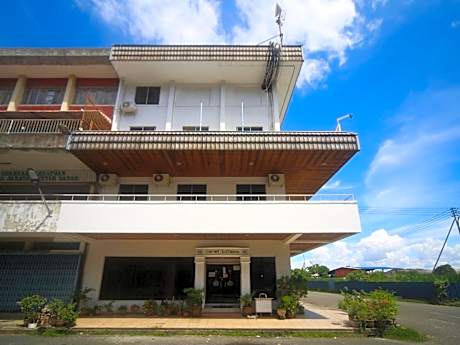 SUPER OYO 1026 Hotel Lutana