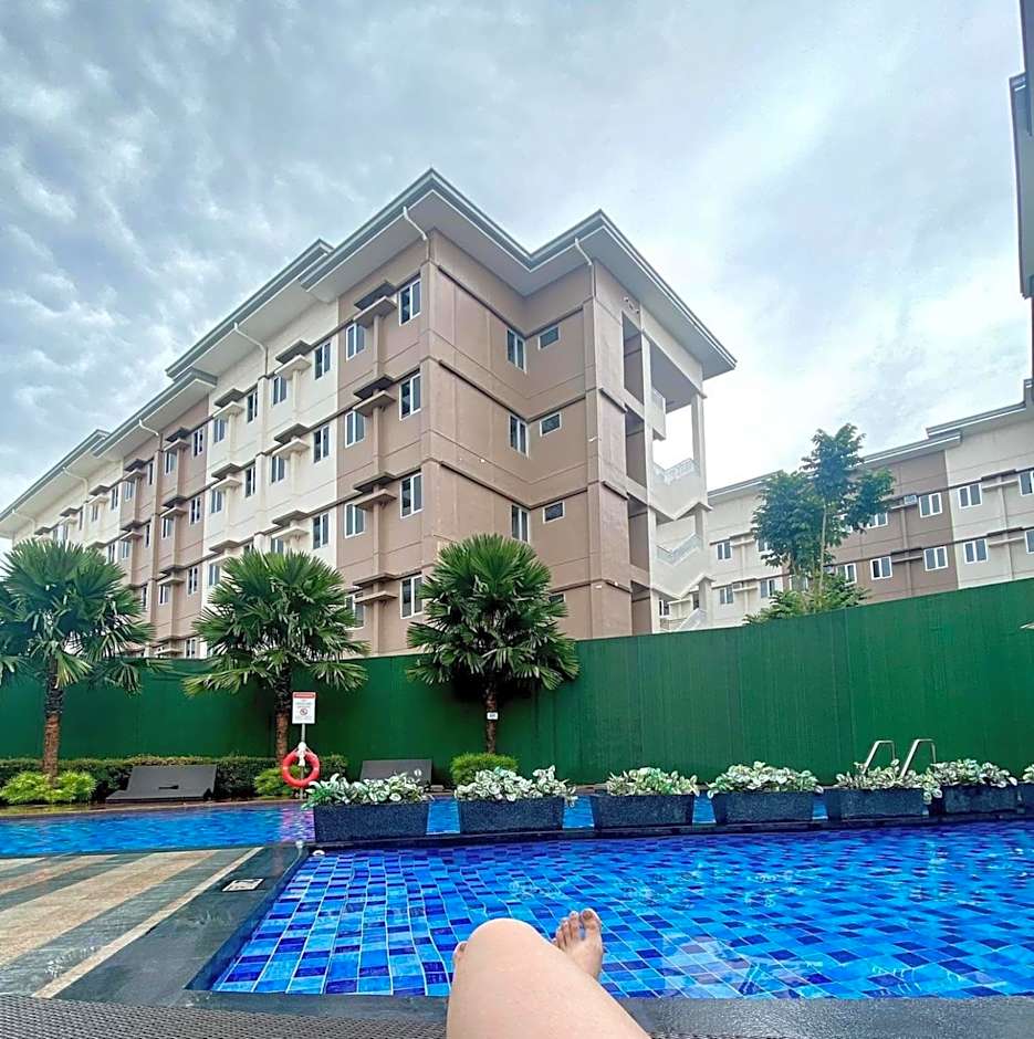 Condotel - Minimalistic 2 minutes walk to SM Marilao