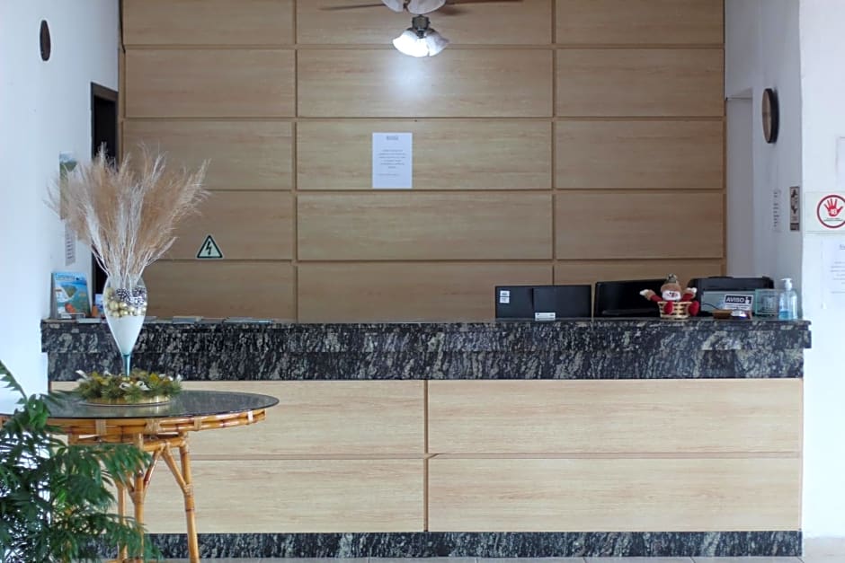 Golfinho Plaza Hotel