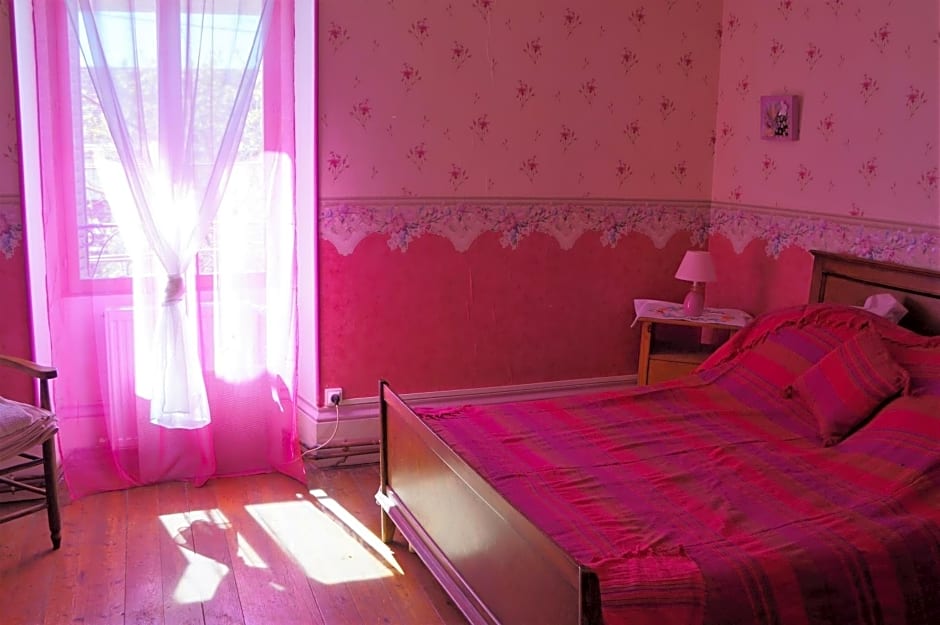 La Grille Fleurie, chambres d'hôte chez l'habitant