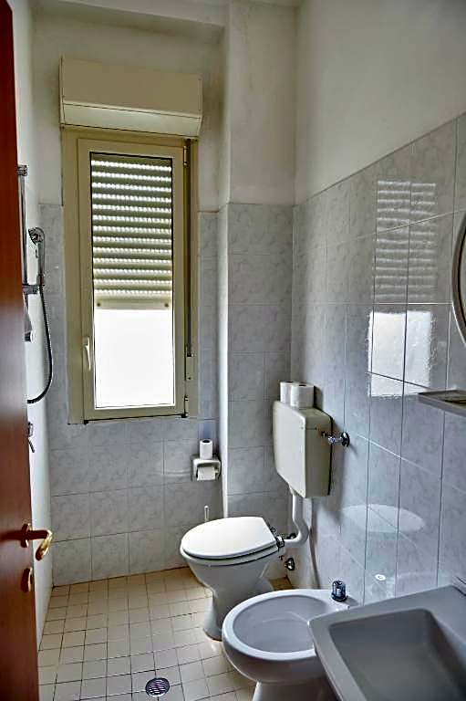 Hotel Caesar B&B Fronte Mare in Centro di Milano Marittima
