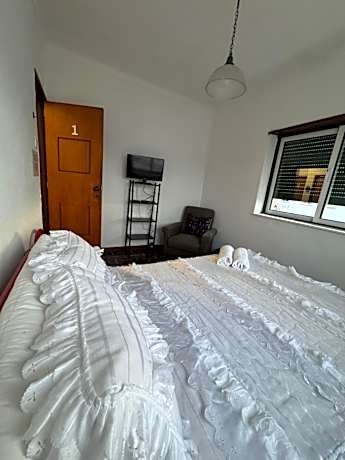 Deluxe Double Room with Side Sea View
