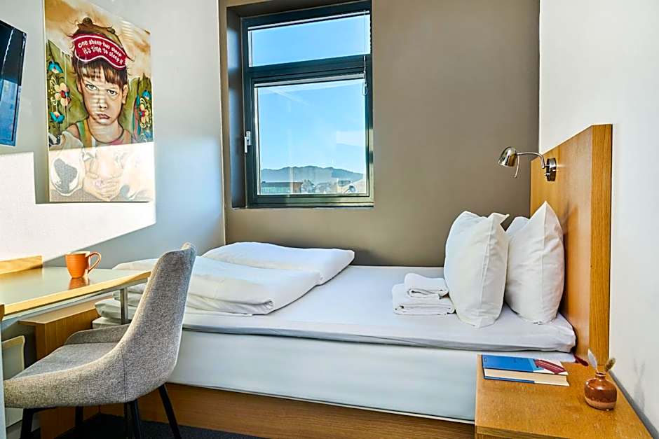 Photo 1 of 2 of Small Double Room