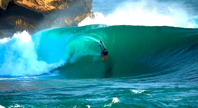 ARRYS (Watukarung Surf Camp)