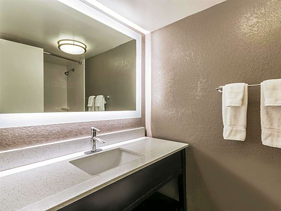 La Quinta Inn & Suites by Wyndham Virginia Beach