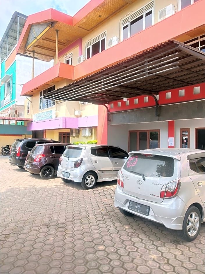 OYO 90487 Wisma Kuta Karang Baru