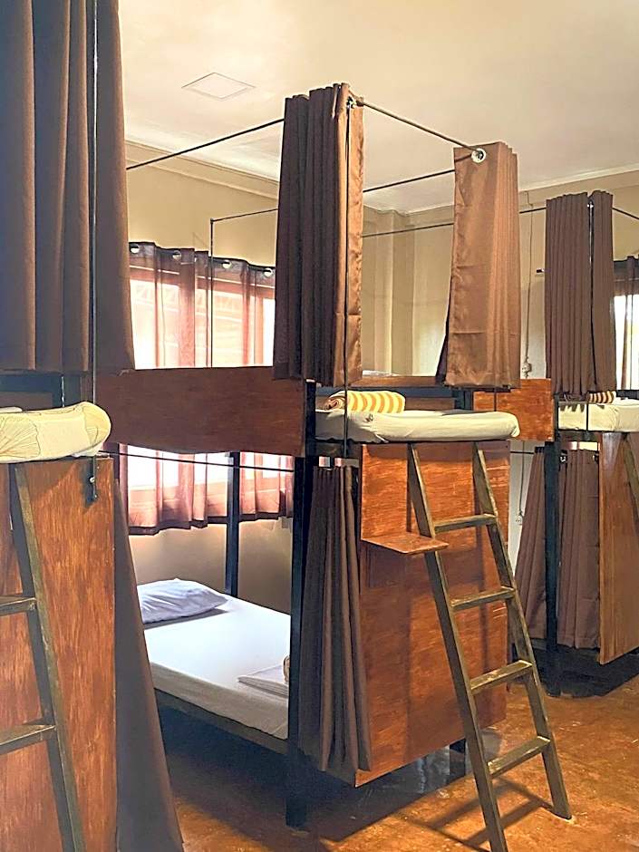 Laguno Hostel and Guest House