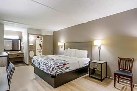 Deluxe King Room Disability Access Non-Smoking