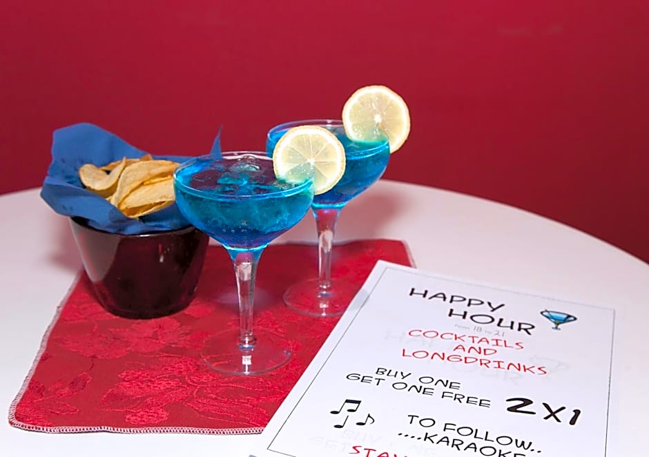 Hotel AMALFI & Restaurant Karaoke Bar