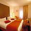 Westside Arc De Triomphe Hotel