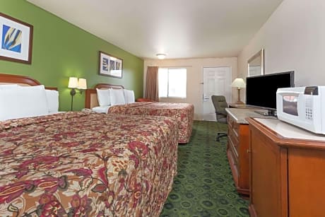 2 King Beds, Non-Smoking