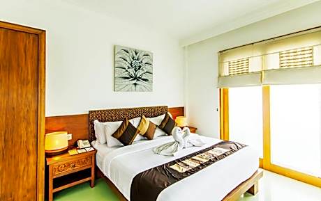 Corner Deluxe Double Room