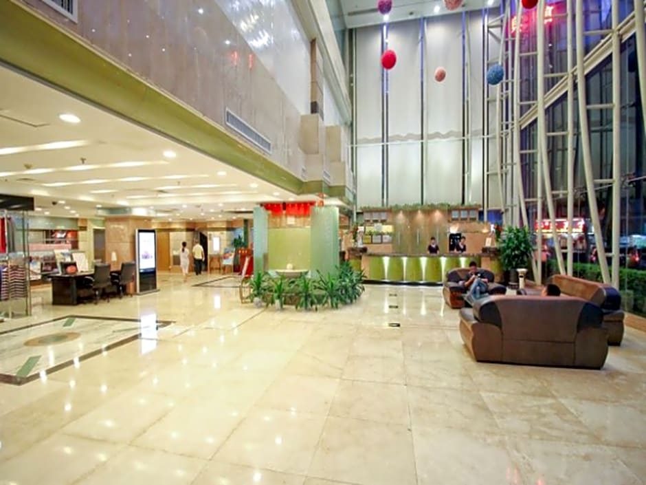 Royalty Hotel