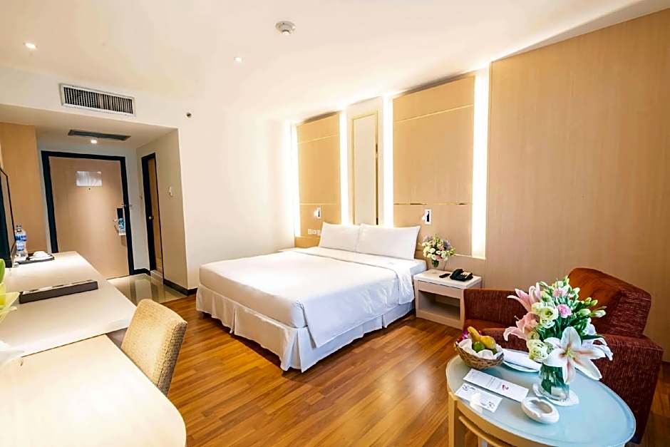 Zenith Sukhumvit Hotel