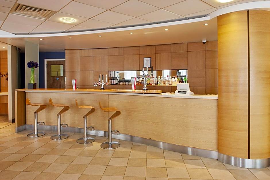 Holiday Inn Express Oxford Kassam Stadium By IHG