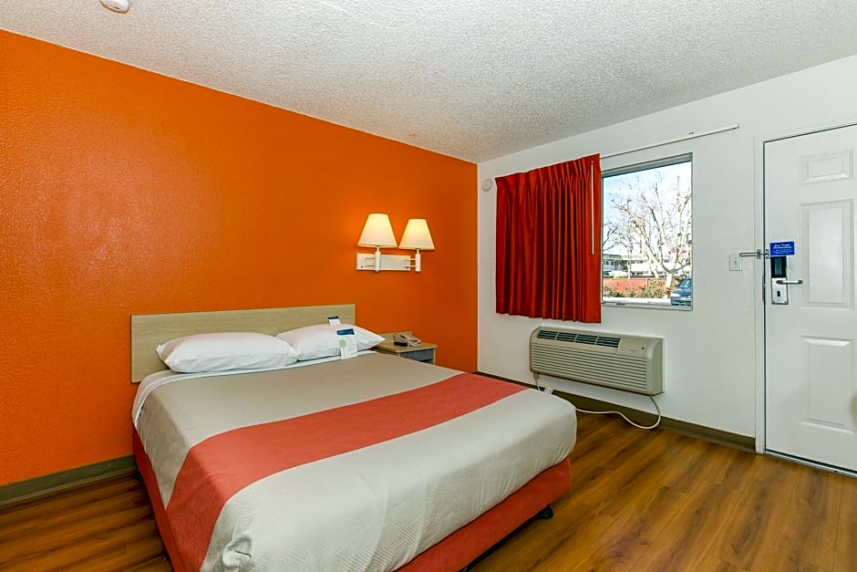 Motel 6 Hayward, CA- East Bay