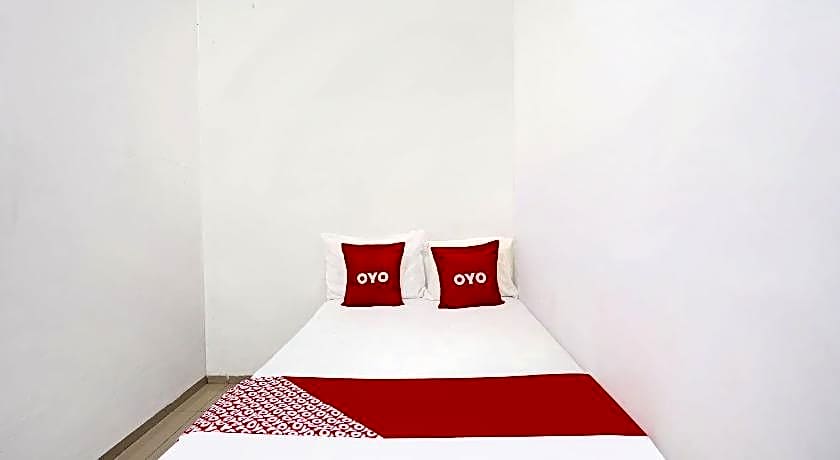 OYO Life 91670 Mannsur Homestay Syariah