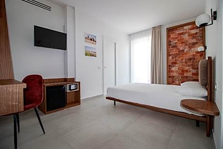 Junior Suite - 1 King Bed with Balcony