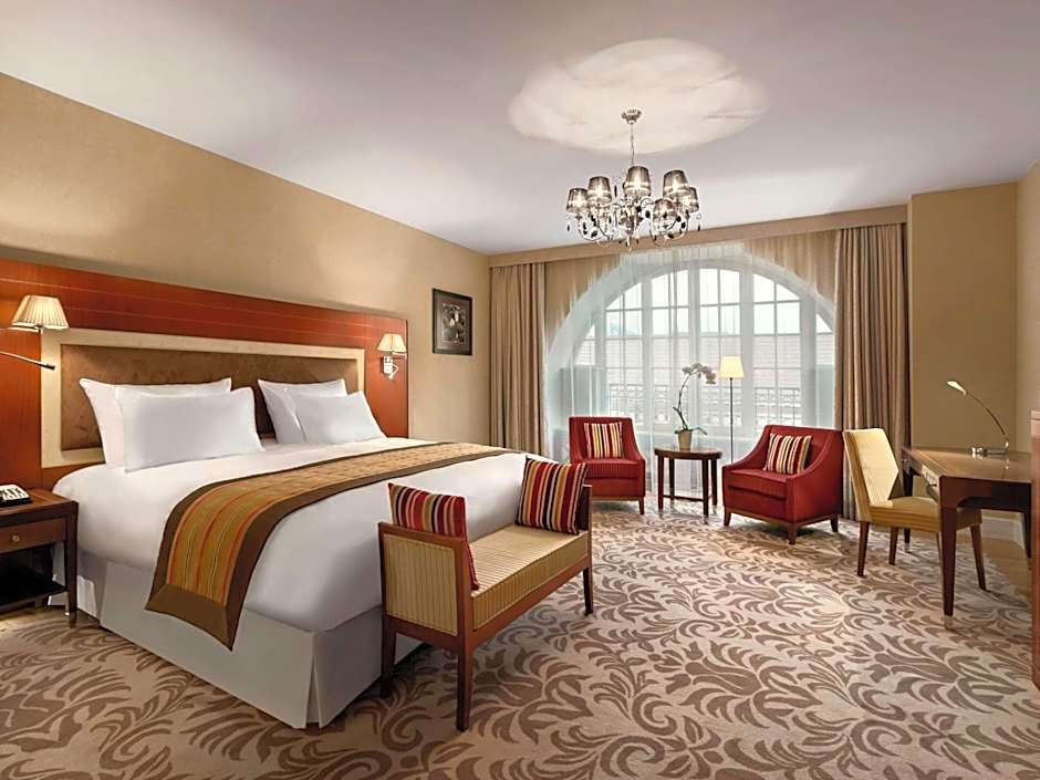 Grand Hotel Vilnius, Curio Collection by Hilton