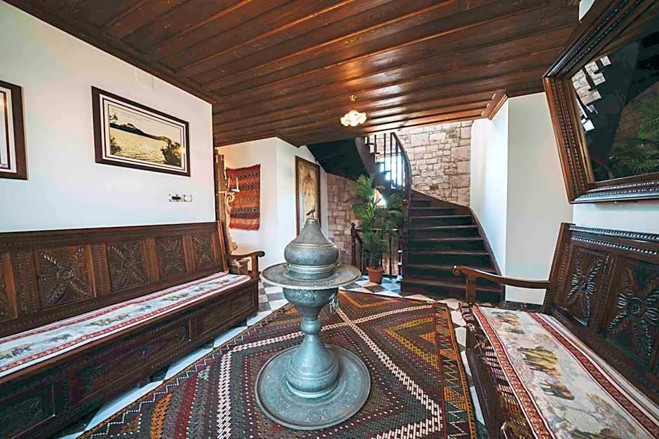 Cunda Tas Konak Otel