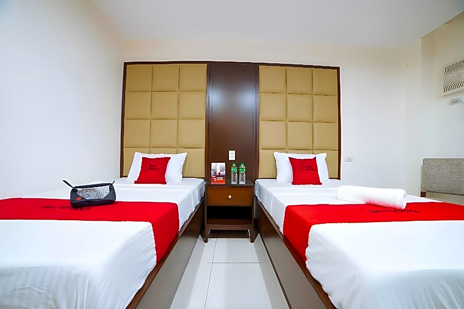 RedDoorz near Angeles University Foundation