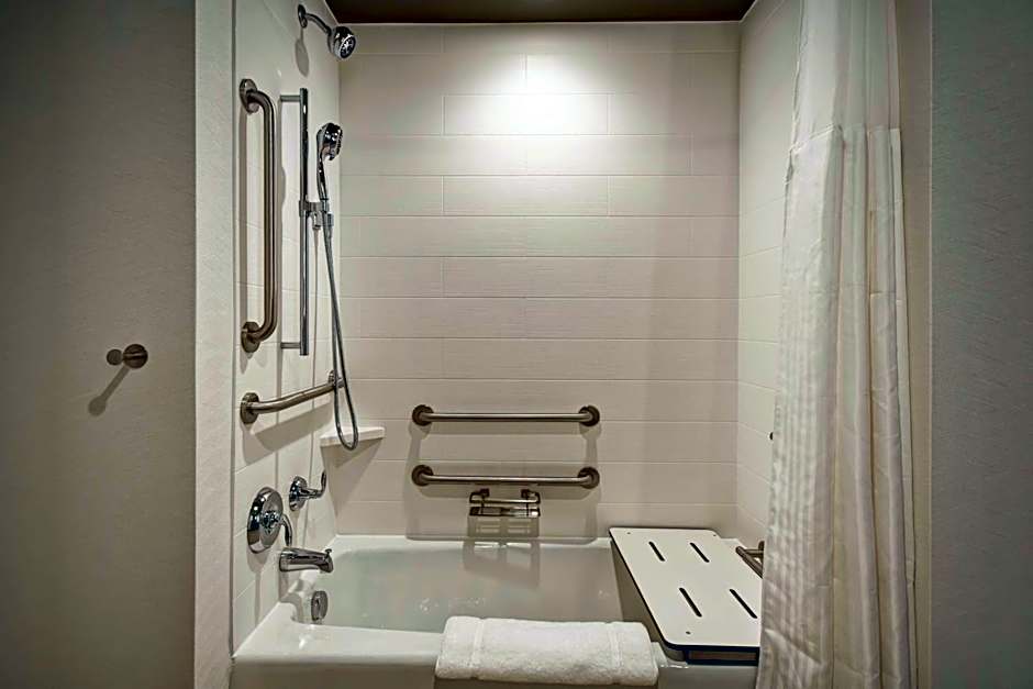 Hilton Garden Inn Lansing West