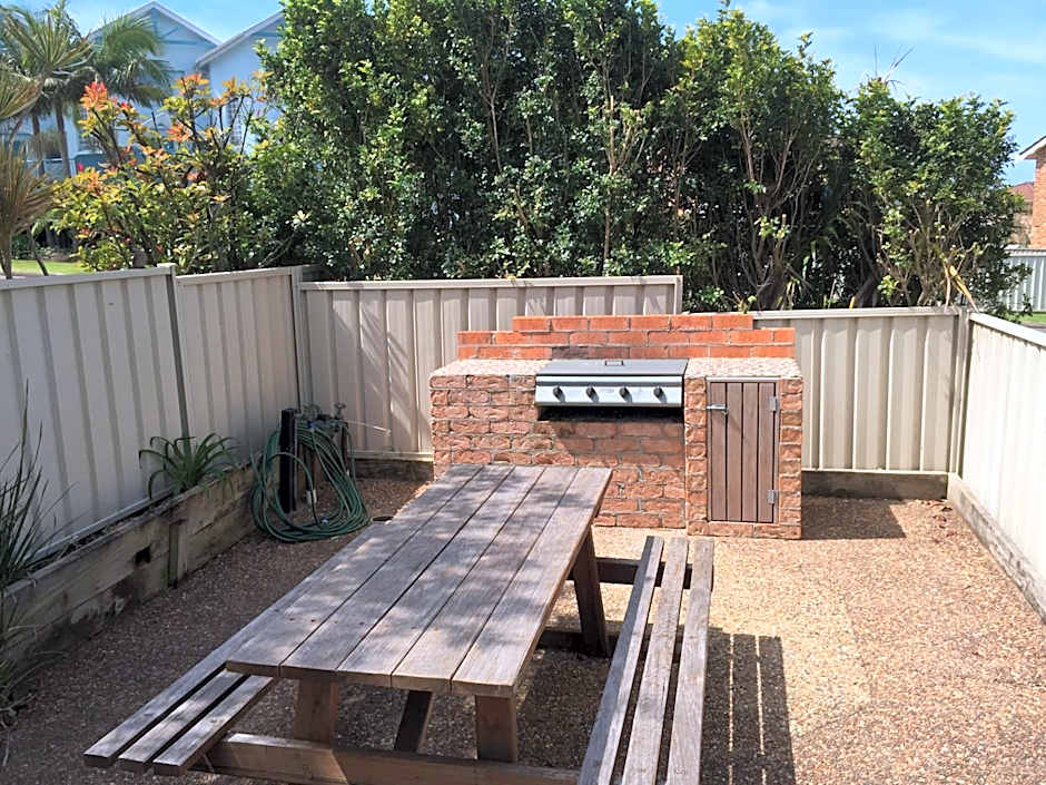 Aquarius Apartments Mollymook