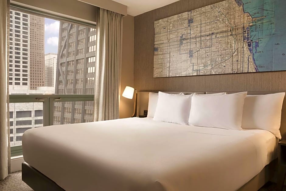 Hilton Chicago/Magnificent Mile Suites