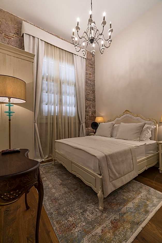 Cunda Callisto Despot Evi 12 Yaş ve Üzeri