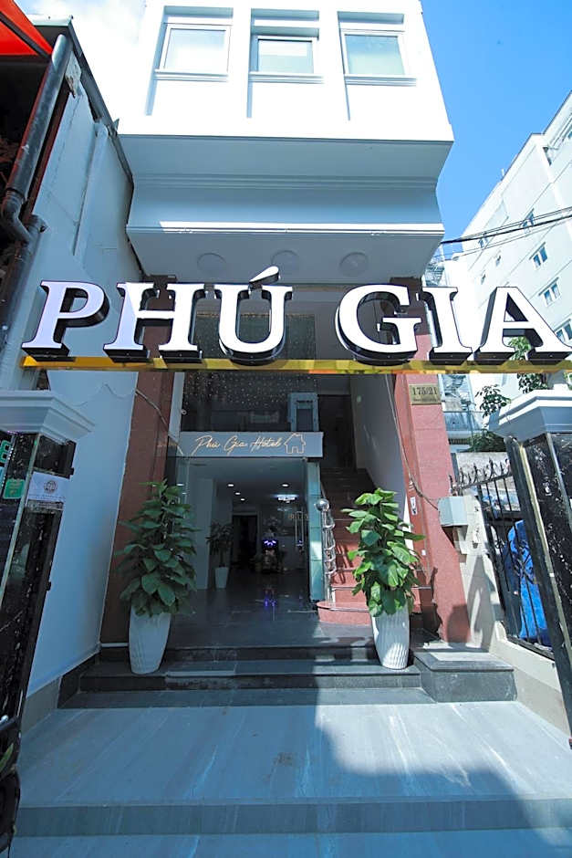 Phu Gia Bui Vien Hotel