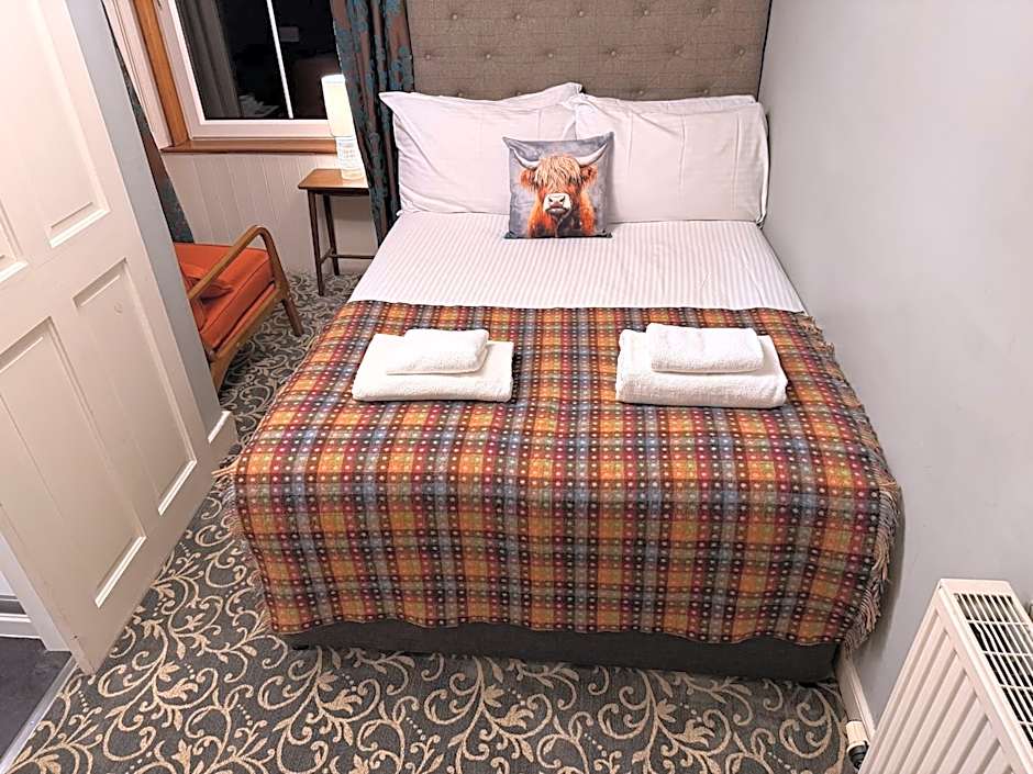 Loch Leven Hotel & Distillery