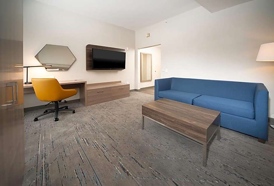 Holiday Inn Express Hotel & Suites Indianapolis - East By IHG