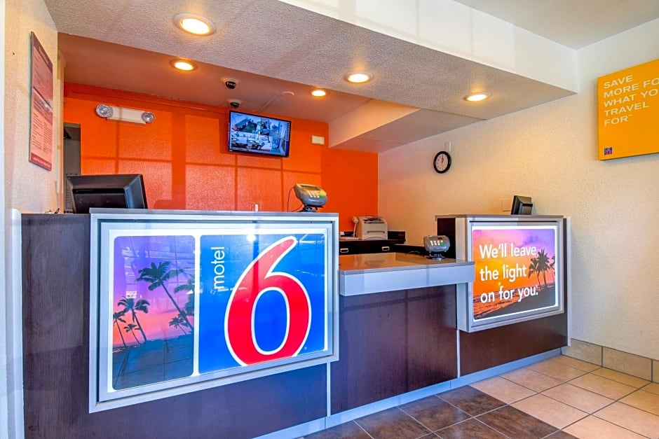 Motel 6-Pomona, CA - Los Angeles