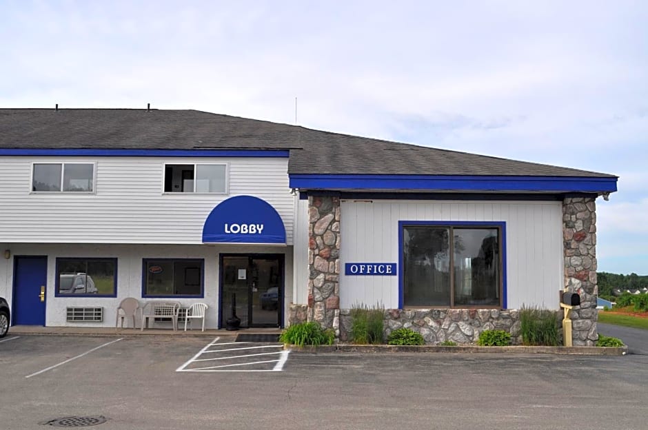 Super 8 by Wyndham Petoskey
