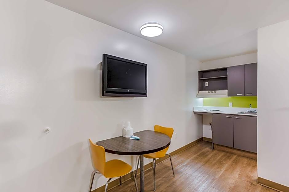 Motel 6-Jacksonville, FL - South